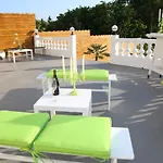 Les De Veronique, Chez Veronique Olive