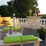 Les De Veronique, Chez Veronique Olive 4*