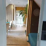 Les De Veronique, Chez Veronique Olive 4*