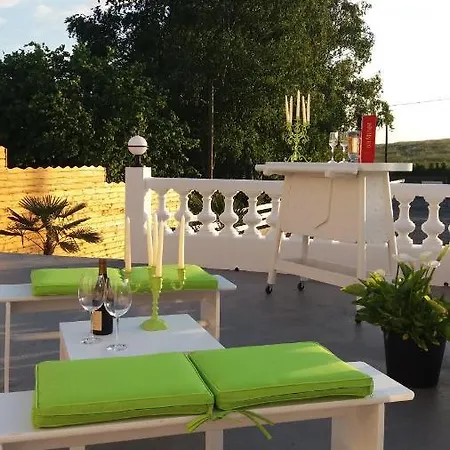 Les De Véronique, Chez Véronique Olive 4*