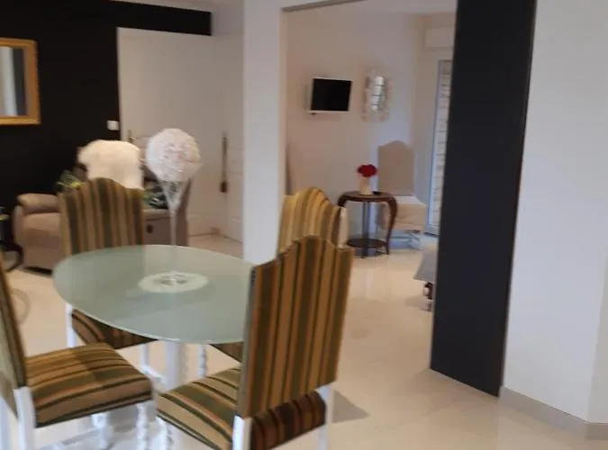 Alojamento de Acomodação e Pequeno-almoço Les De Veronique, Chez Veronique Olive 4*