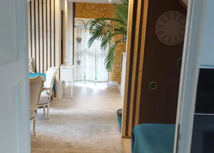 Les De Veronique, Chez Veronique Olive 4*