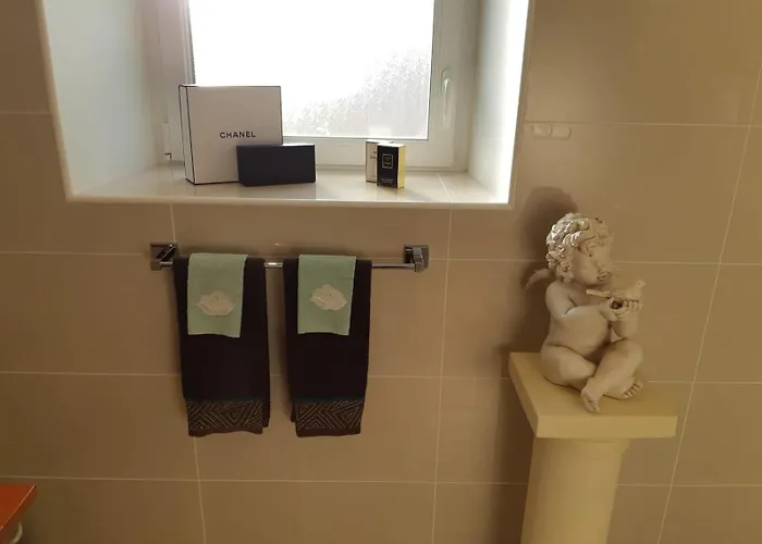 Les De Veronique, Chez Veronique Olive 4*