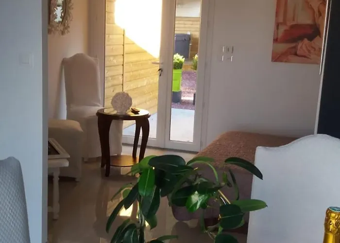 Les De Veronique, Chez Veronique Olive Alojamento de Acomodação e Pequeno-almoço 4*